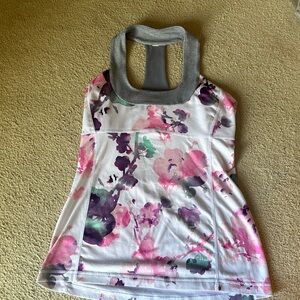 Lululemon Blurred Blossum floral tank with bra Size 10